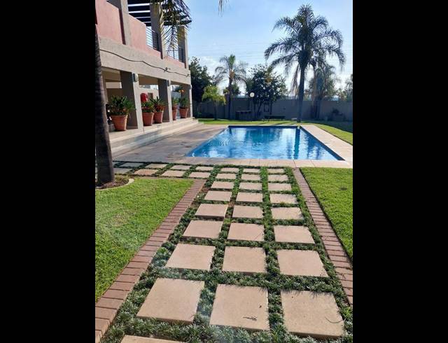 2 BEDROOM APARTMENT FOR SALE IN SUNNINGHILL